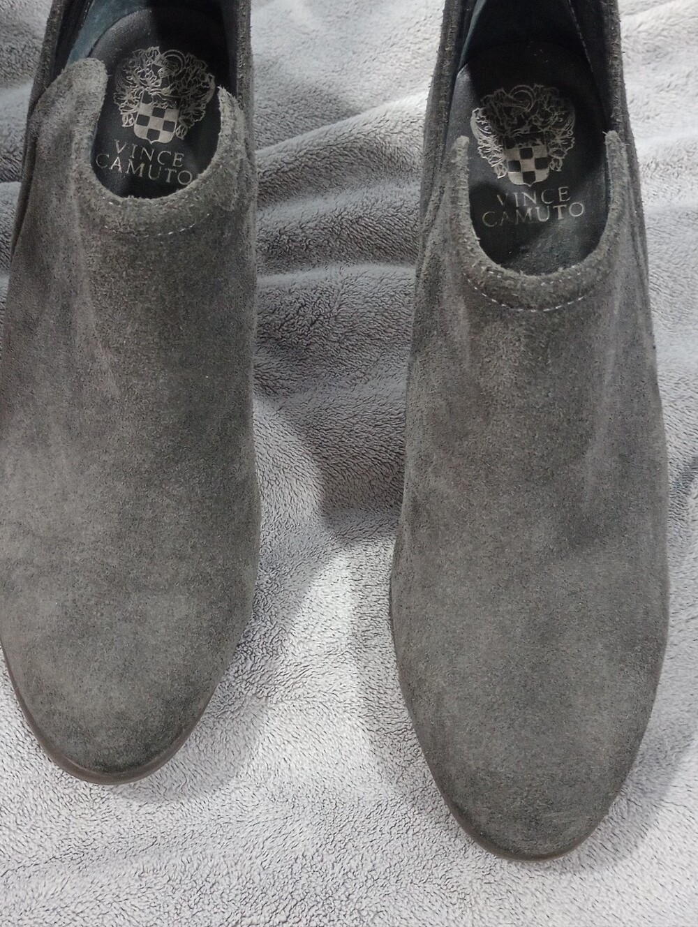 Vince Camuto Charcoal Gray Suede Ankle Booties Size 9